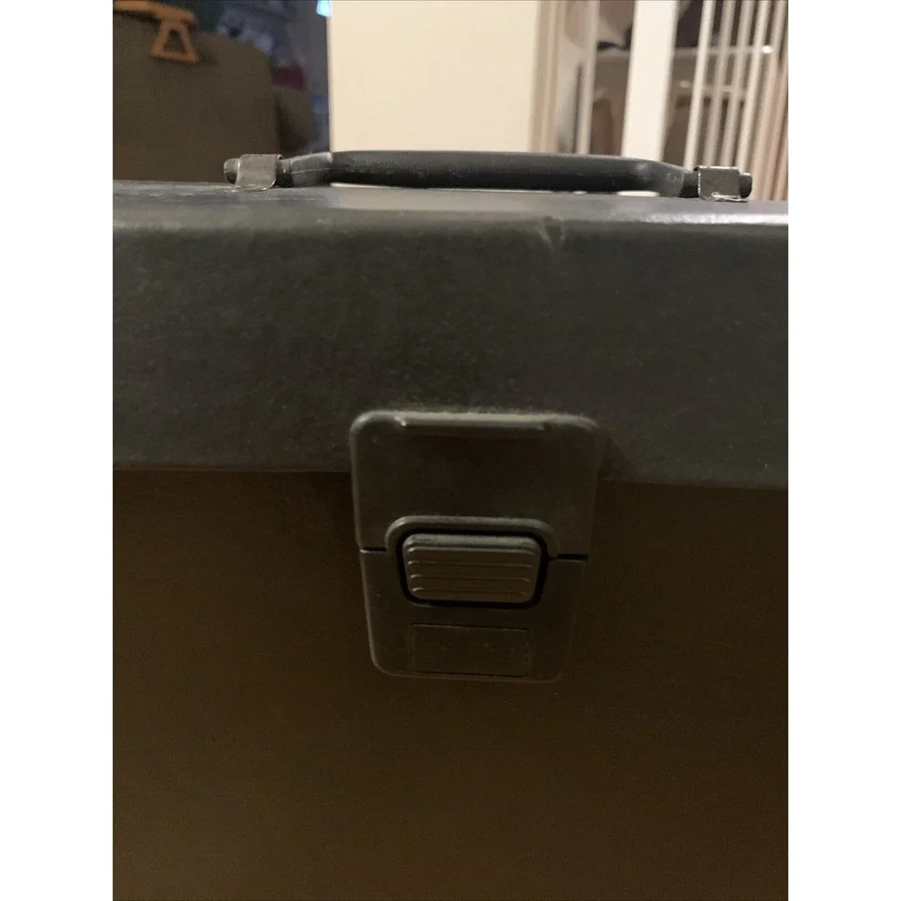 The Unbranded Brand 19 pocket